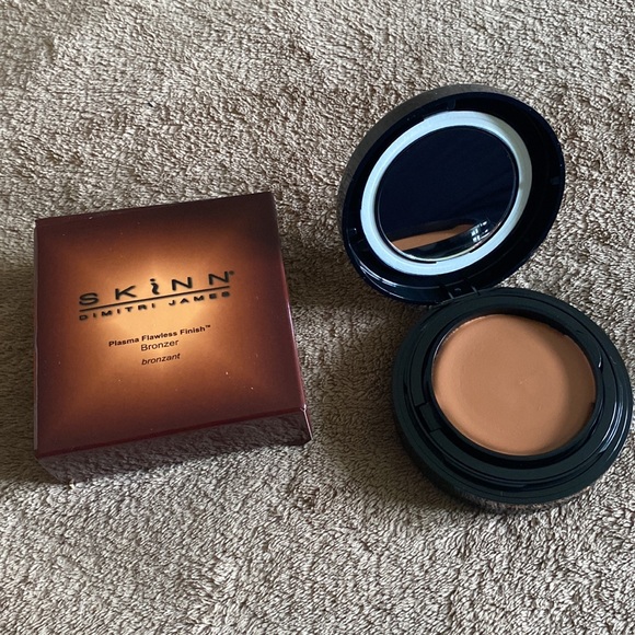 Skinn Bronzer - Picture 3 of 4